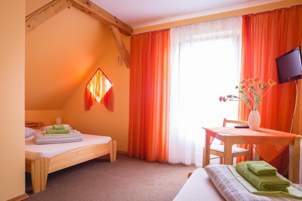Viesu Maja Janis Hotel Madona Quarto foto
