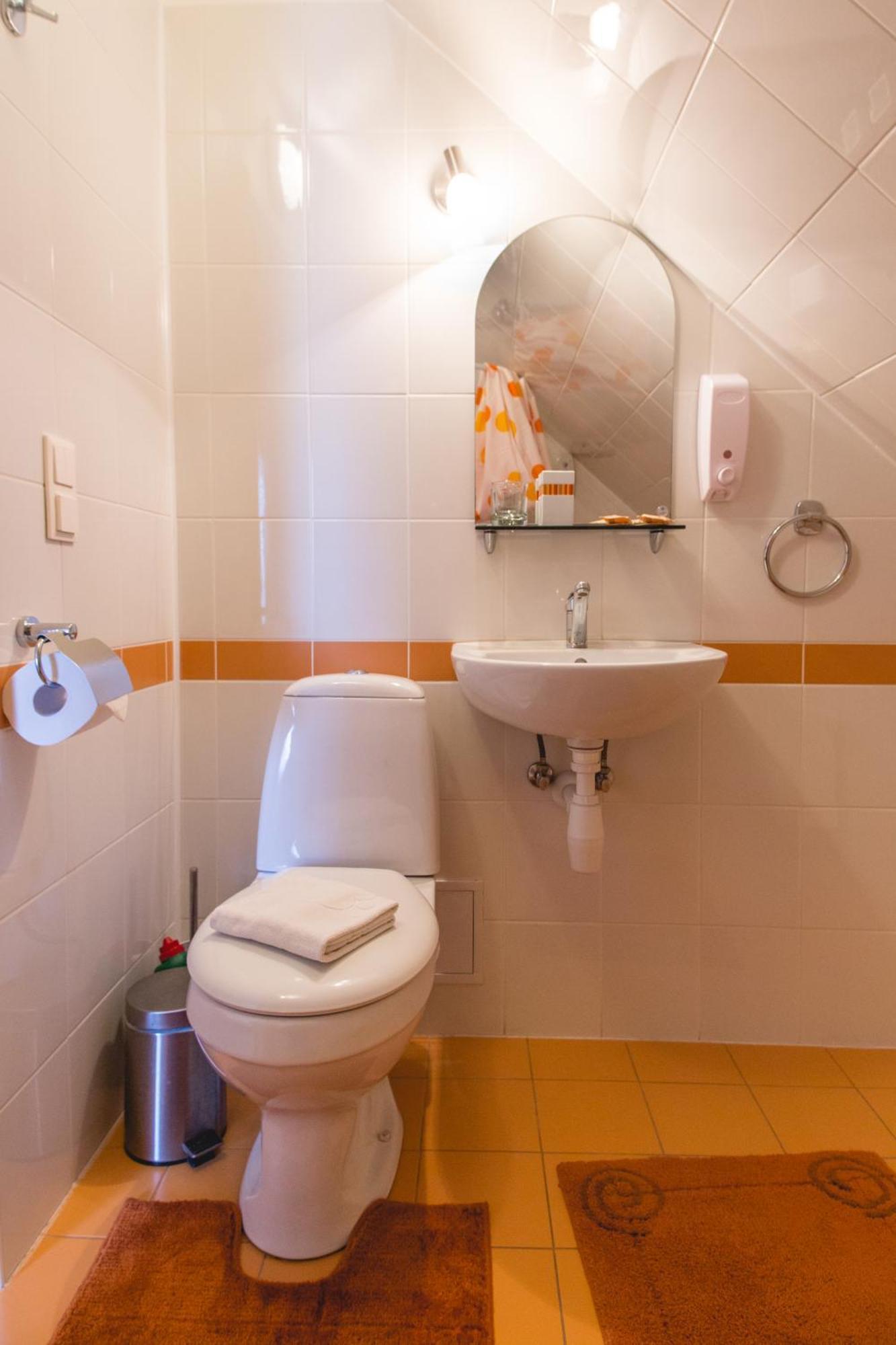 Viesu Maja Janis Hotel Madona Quarto foto