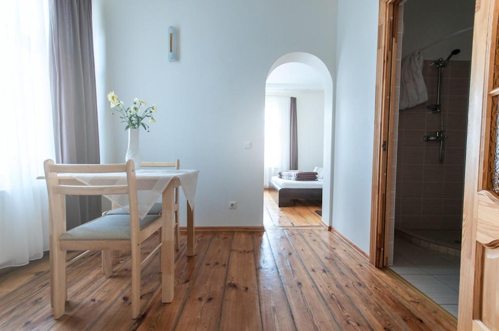 Viesu Maja Janis Hotel Madona Quarto foto